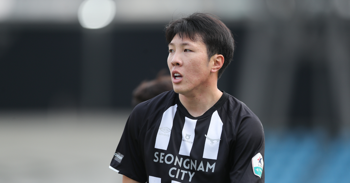 Shin Jae-won : « Lee Young-min a dit qu&rsquo;il ferait de moi un joueur de l&rsquo;équipe nationale »